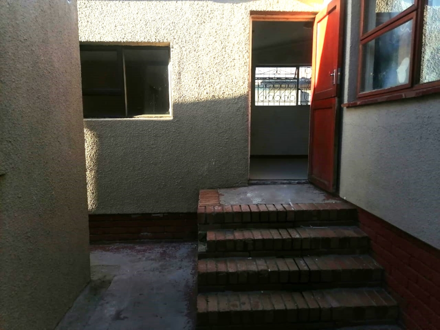 5 Bedroom Property for Sale in Eikendal Western Cape